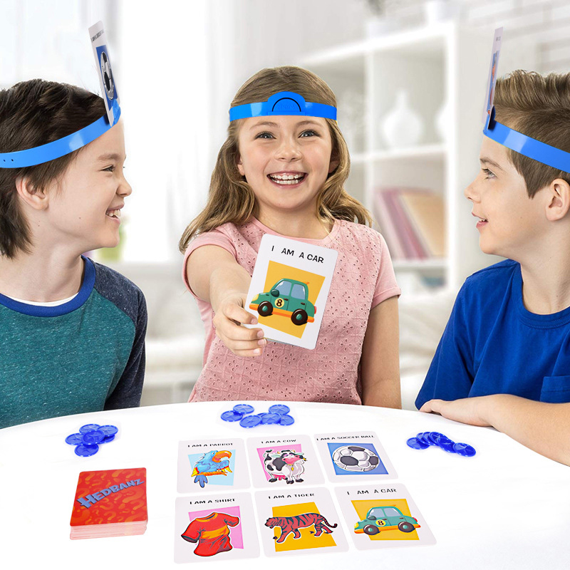 キッズ面白いカードボードゲームおもちゃ私は誰か当ててください - Party Games At Home のレビューと価格